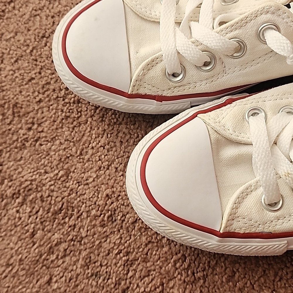Converse White and Red Women's Sneakers - Picture 4 of 5